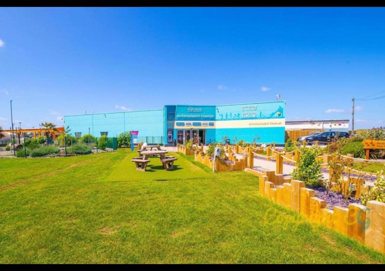 K90 - Chalet - Parkdean Resorts, Camber Sands Exterior photo