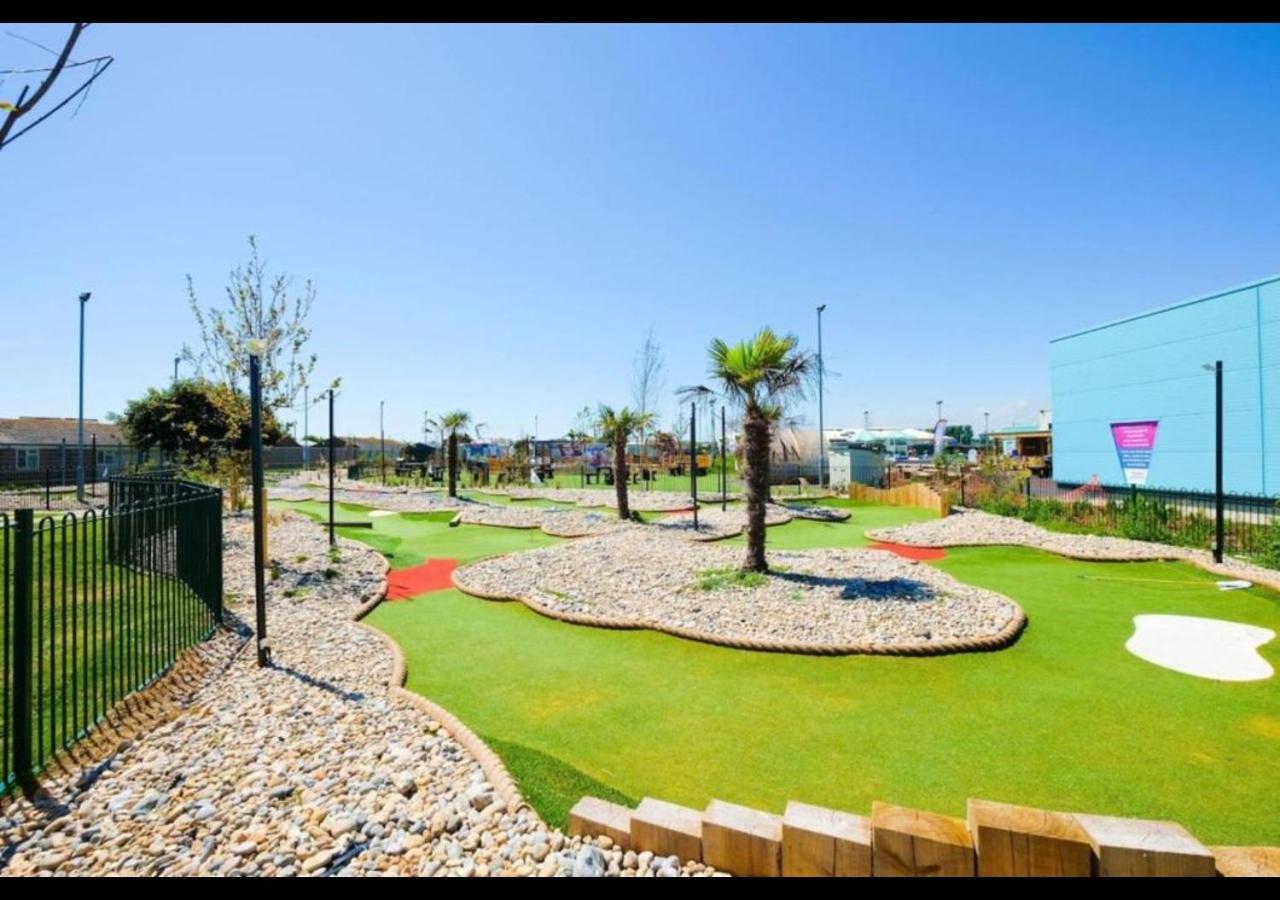 K90 - Chalet - Parkdean Resorts, Camber Sands Exterior photo