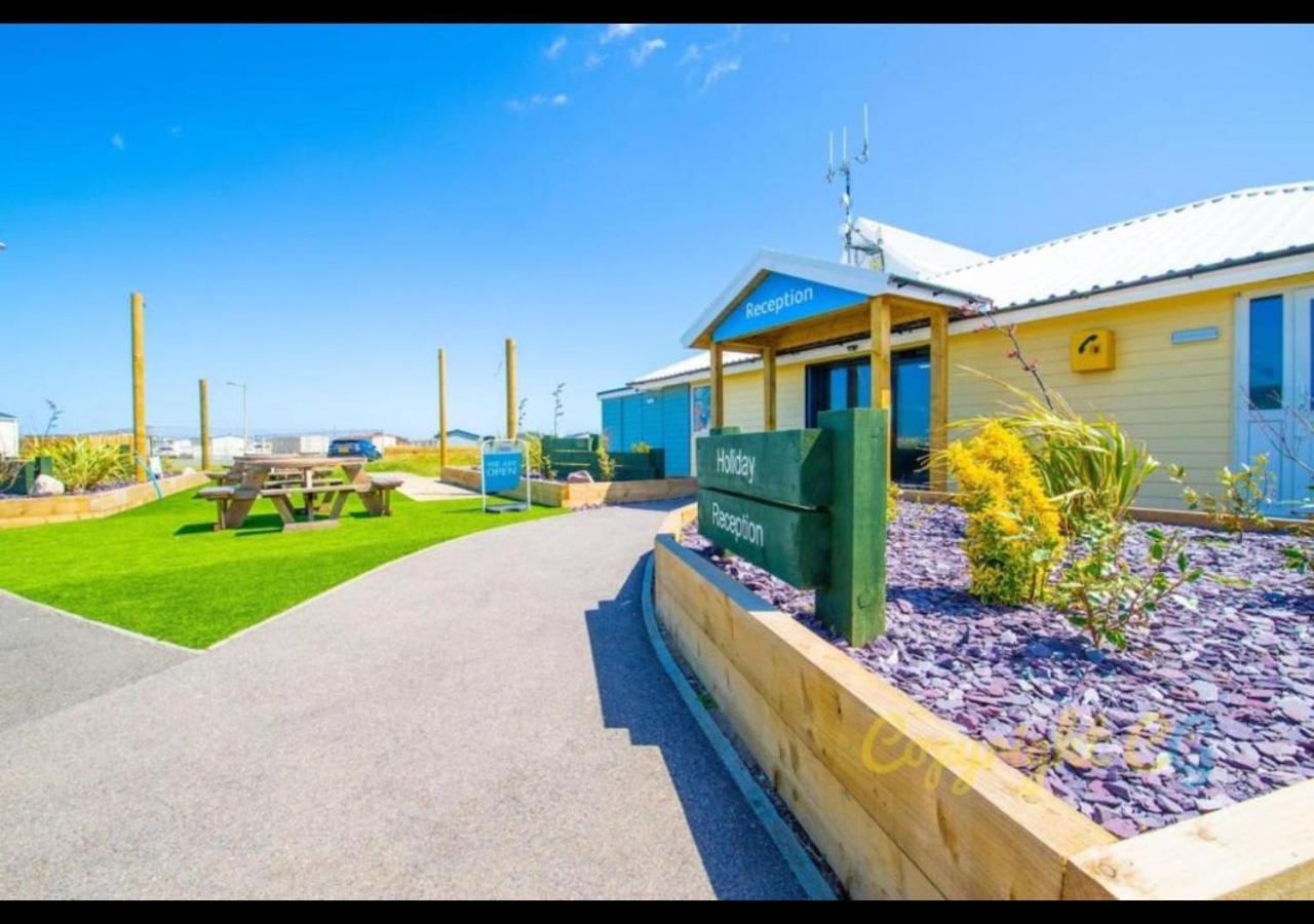 K90 - Chalet - Parkdean Resorts, Camber Sands Exterior photo